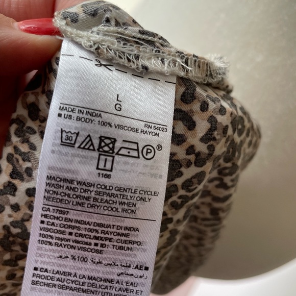 Animal print tank top with side slits - Picture 6 of 6